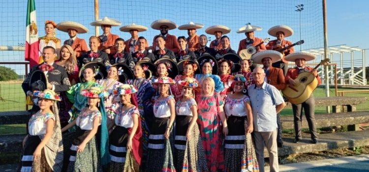 Compañía de danza folclórica zacatecana representa a México.