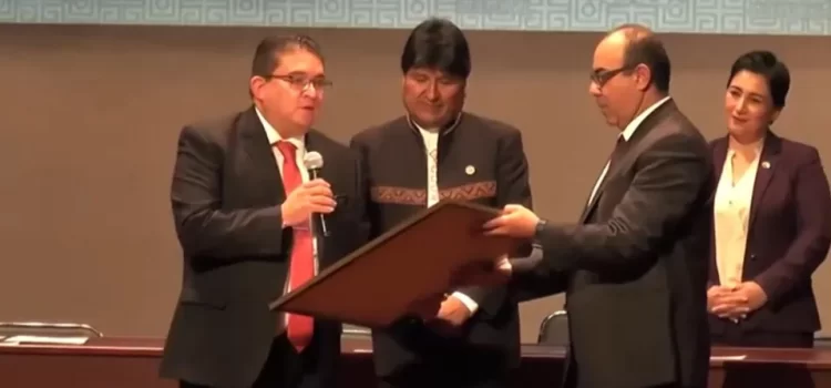 Evo Morales recibe doctorado Honoris Causa de la UAZ