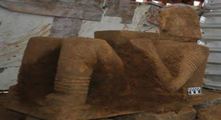 El INAH descubre una escultura prehispánica de Chac Mool en Michoacán