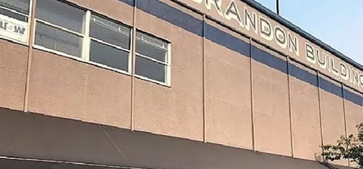 “Elimina” secundaria requisitos para graduarse “Elimina” secundaria requisitos para graduarse