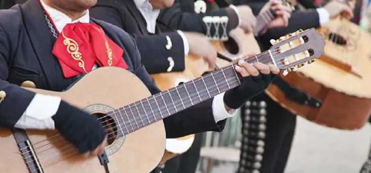 Le llevó serenata a su amante Le llevó serenata a su amante