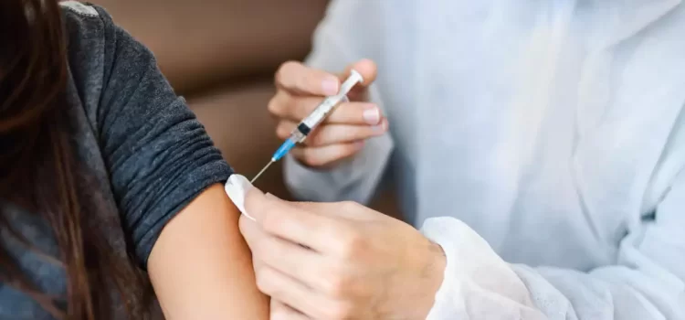 Comenzó la venta de vacunas contra Covid-19 en farmacias