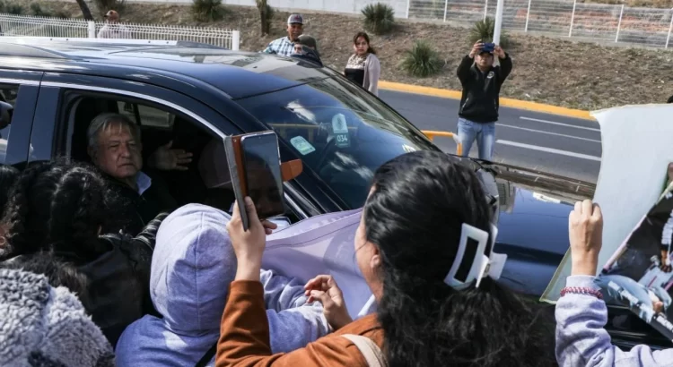 Piden ayuda a AMLO para encontrar a sus familiares