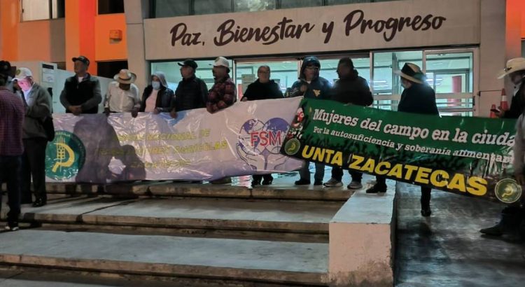 Son tomadas las instalaciones de la Secretaría de Finanzas