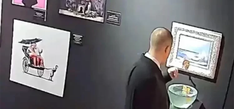 Guardia de seguridad se come la obra de arte que debía cuidar Guardia de seguridad se come la obra de arte que debía cuidar