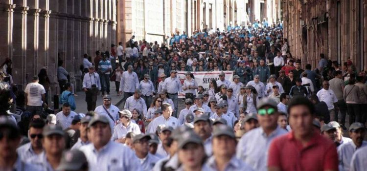 Marchan por derechos laborales
