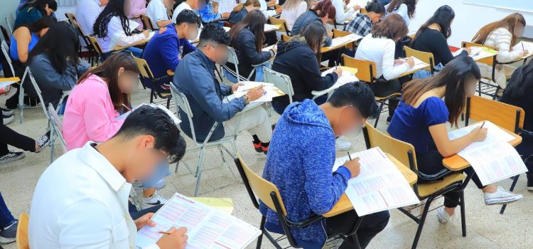 Aplican el examen Ceneval en la UAZ