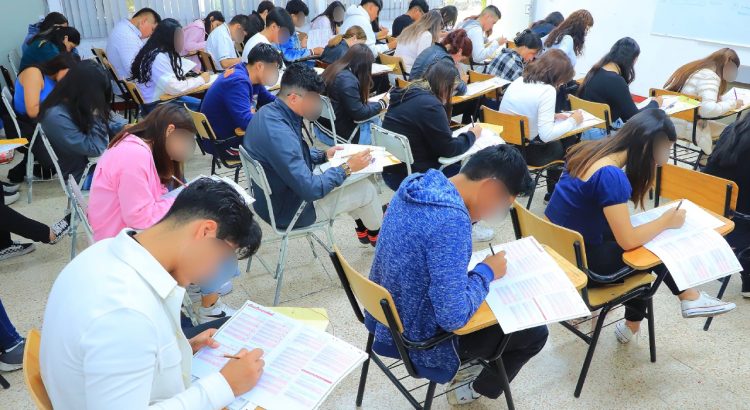 Aplican el examen Ceneval en la UAZ
