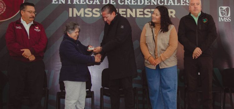Entregan tarjetas del IMSS-Bienestar Entregan tarjetas del IMSS-Bienestar