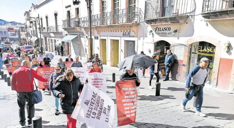 Realizarán marcha para defender al Issstezac