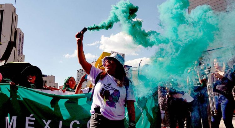 Tribunal Colegiado ordena despenalizar el aborto