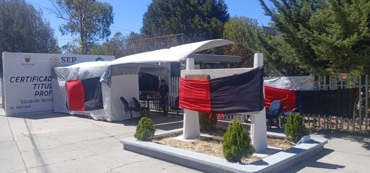 Conalep estalla en huelga