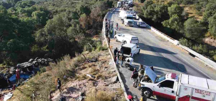 Son identificados 17 de las 19 víctimas del accidente