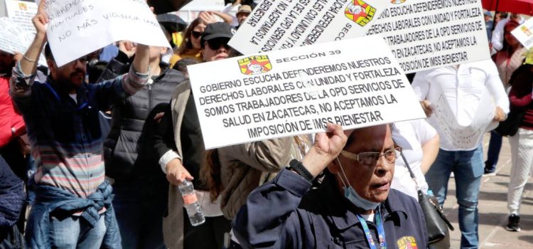 Trabajadores rechazan pasar al IMSS Bienestar