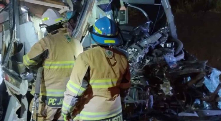 Hay 45 heridos y un muerto en un choque de autobús de pasajeros