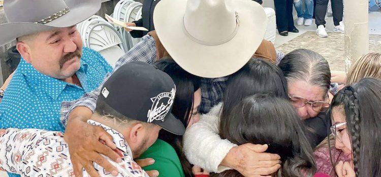 Se reúnen familias zacatecanas después de décadas separadas