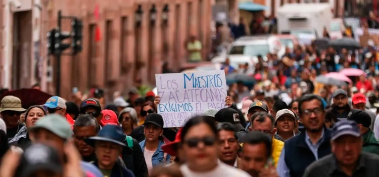 Hoy se realiza Mega marcha de docentes en Zacatecas