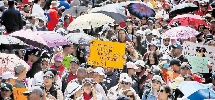 18 mil maestros paran labores en Zacatecas