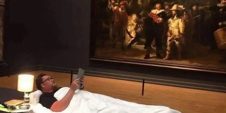 Literalmente, profesor de arte pasó una noche en el museo