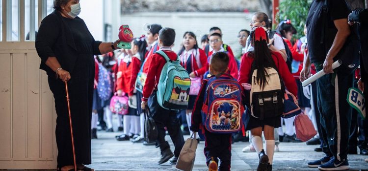 Regresaron a clases más de 344 mil estudiantes de educación básica
