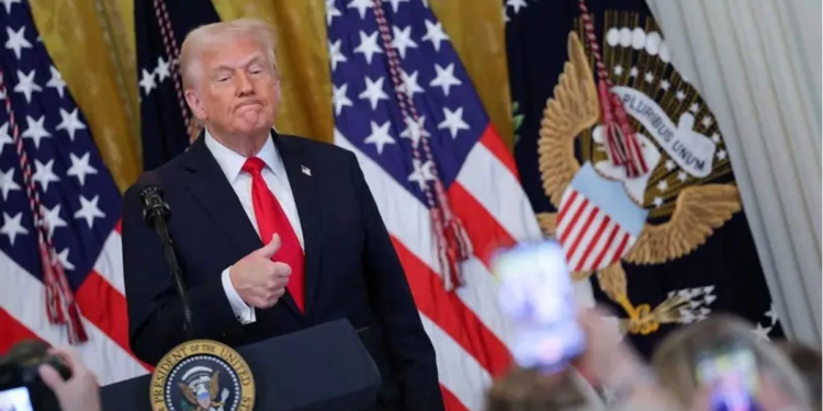 Universidades se enfrentan a Trump