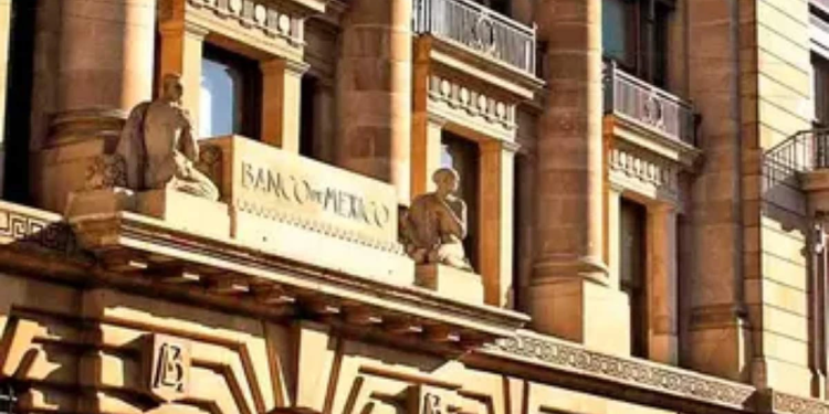 Banxico advierte posible recesión económica en México durante 2025
