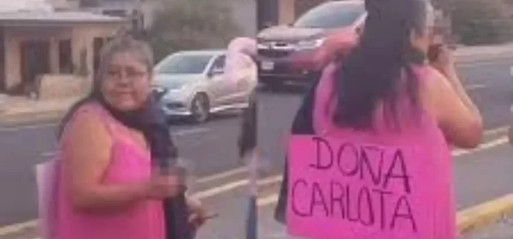 Genera polémica disfraz de “Doña Carlota” en carnaval de Tlaxcala