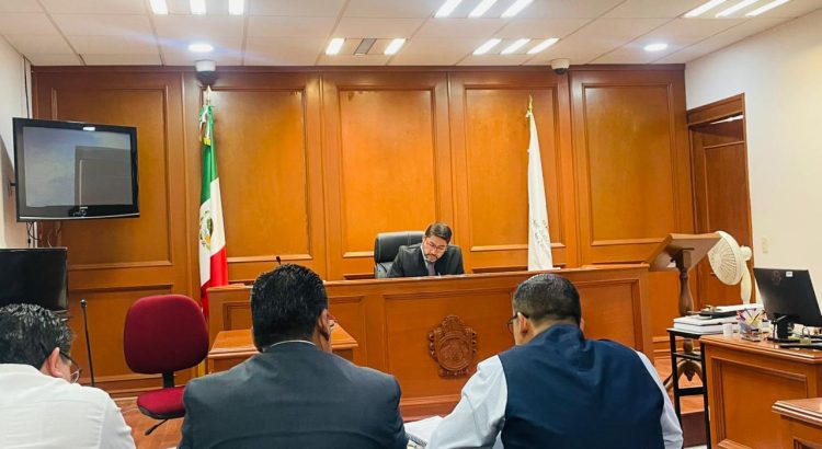 Acusan violación equiparada al rector de la UAZ