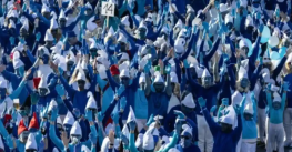 Miles se vistieron de Pitufos para romper record Guinness