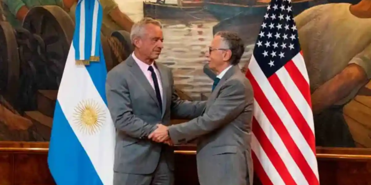 Confirma Argentina su salida de la OMS