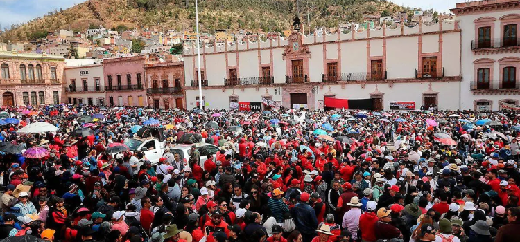 Realizan maestro mega marcha en Zacatecas
