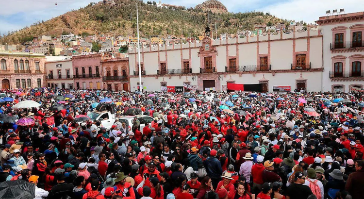 Realizan maestro mega marcha en Zacatecas