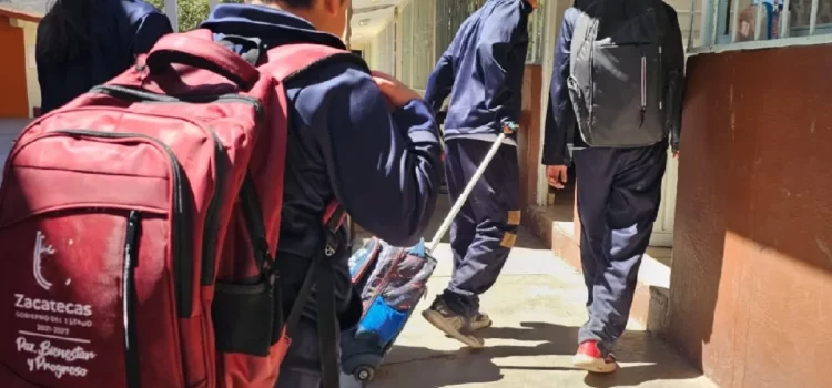 Se mantiene el análisis para regresar a clases esta semana