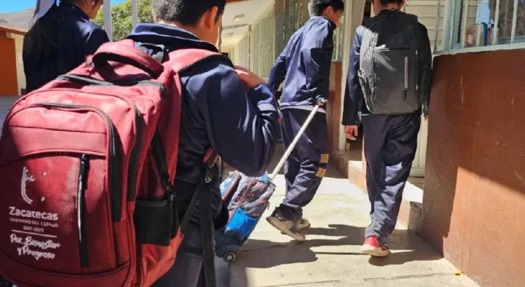 Se mantiene el análisis para regresar a clases esta semana