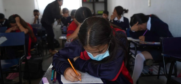 Se agrava el rezago educativo