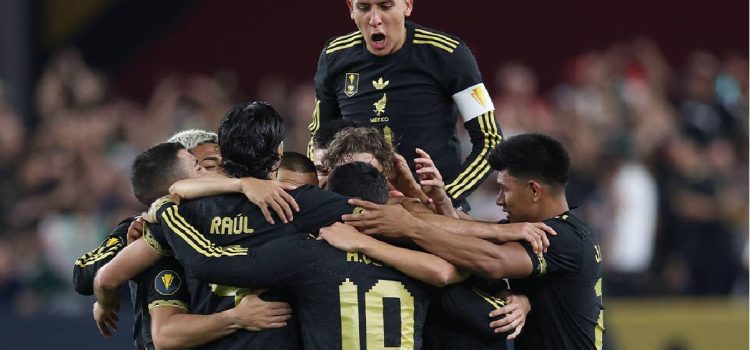 México avanza a semifinales; sigue sin convencer México avanza a semifinales; sigue sin convencer