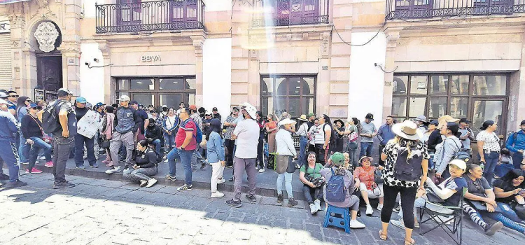 Maestros preparan movilizaciones, por falta de pagos