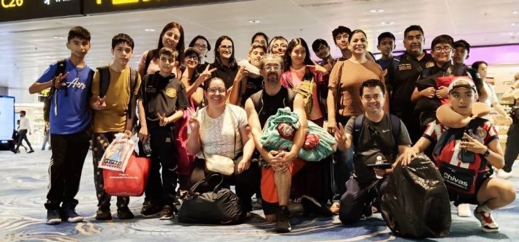 Alumnos zacatecanos arriban a Singapur Alumnos zacatecanos arriban a Singapur