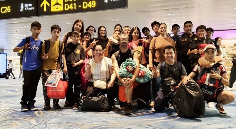 Alumnos zacatecanos arriban a Singapur