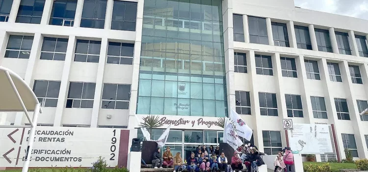 Maestros toman Ciudad Administrativa