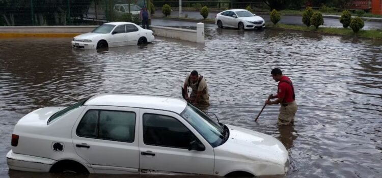 Graves daños han dejado las inundaciones por las fuertes lluvias en Zacatecas, Guadalupe y Jerez