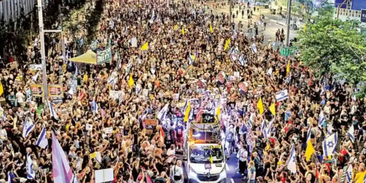 Miles se manifestaron en Tel Aviv contra plan de ocupación de Gaza Miles se manifestaron en Tel Aviv contra plan de ocupación de Gaza
