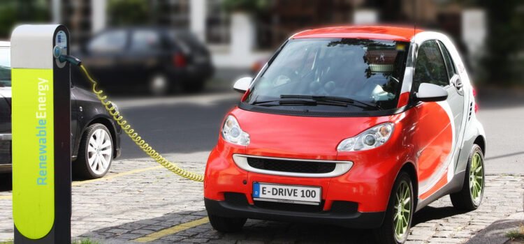 Proponen eliminar tenencia a autos eléctricos e híbridos