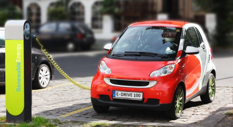 Proponen eliminar tenencia a autos eléctricos e híbridos
