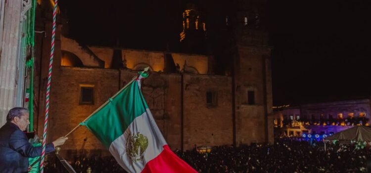 Con rechifla al Gobernador David Monreal da el Grito de Independencia en Zacatecas