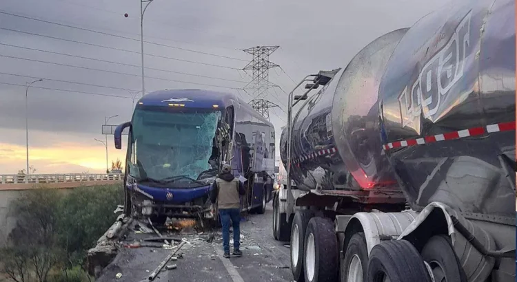 Ocho lesionados deja choque múltiple cerca del Aeropuerto Internacional de Zacatecas