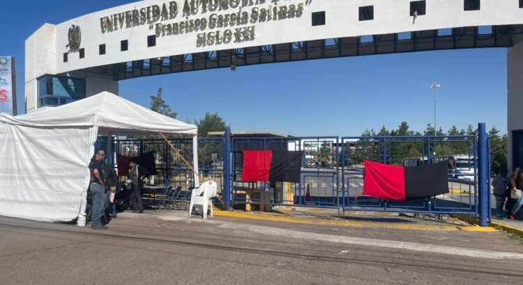 Inician paro los docentes de la UAZ