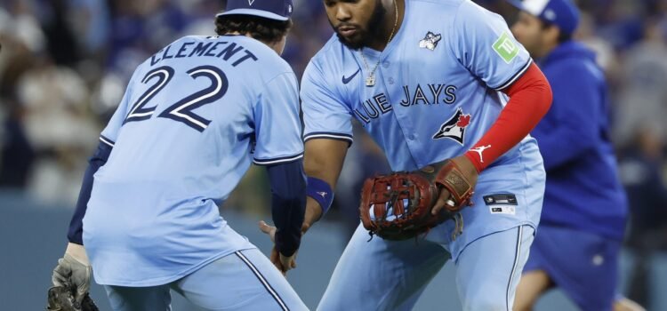 Toronto iguala la Serie Mundial, al derrotar a los Dodgers Toronto iguala la Serie Mundial, al derrotar a los Dodgers