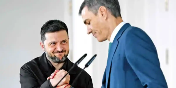 Confirma España nuevo apoyo financiero y militar para Ucrania