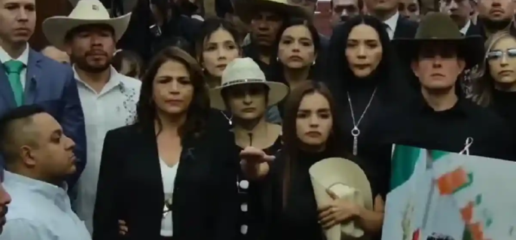 Rinde protesta Grecia Quiroz como nueva alcaldesa de Uruapan